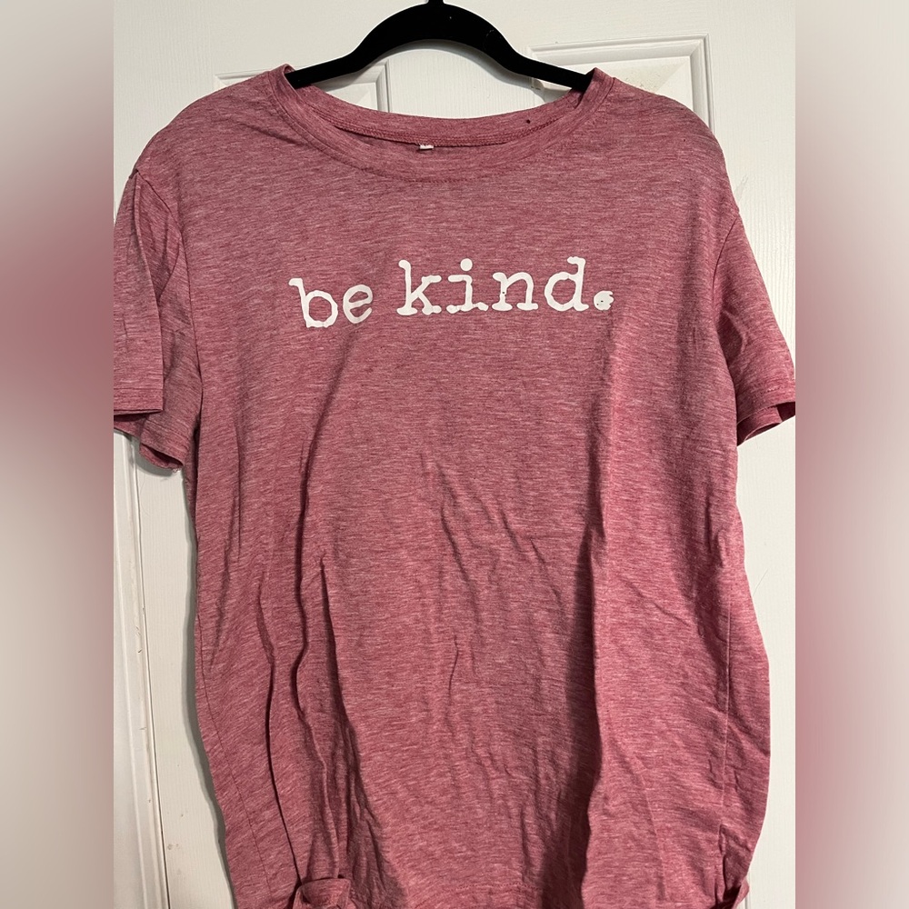 Large be kind shirt